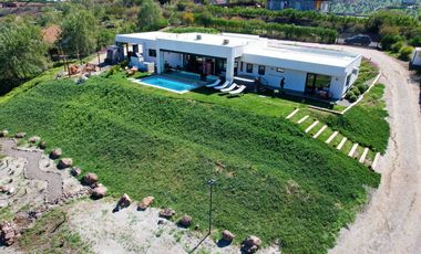 Venta moderna y amplia casa en parcela, 4h, 6B. Eficiente.