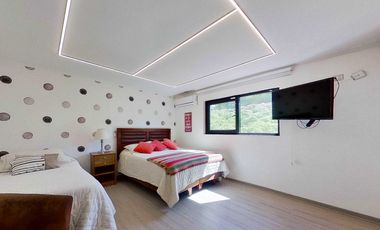 Venta moderna y amplia casa en parcela, 4h, 6B. Eficiente.