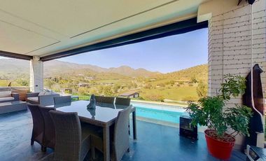 Venta moderna y amplia casa en parcela, 4h, 6B. Eficiente.