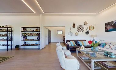 Venta moderna y amplia casa en parcela, 4h, 6B. Eficiente.