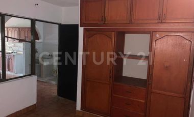 ALQUILER CASA PRIMER PISO BARRIO EL SAMAN