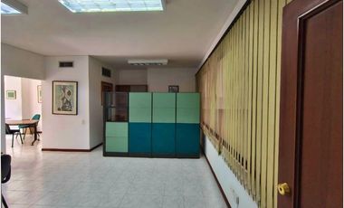 ARRIENDO OFICINA AMOBLADA VERSALLES NORTE DE CALI
