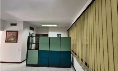 ARRIENDO OFICINA AMOBLADA VERSALLES NORTE DE CALI