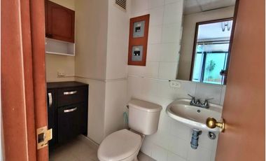 ARRIENDO OFICINA AMOBLADA VERSALLES NORTE DE CALI