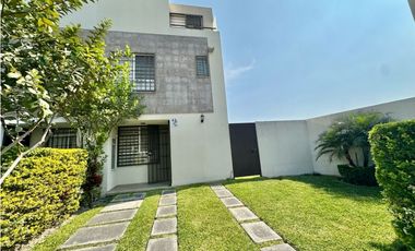 Casa 200 m2 terreno excedente en Santa Fe Xochitepec