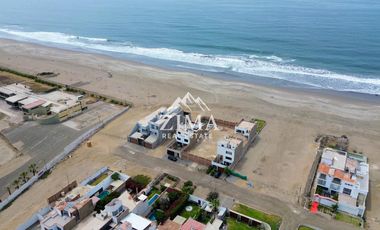 Venta de Casa de Playa Frente al Mar – Condominio Las Brisas de Villa
