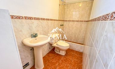 Se Vende Amplia Casa con Piscina como Terreno en Tercera Fila de Playa Pulpos, 636mt2
