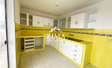 Se Vende Amplia Casa con Piscina como Terreno en Tercera Fila de Playa Pulpos, 636mt2