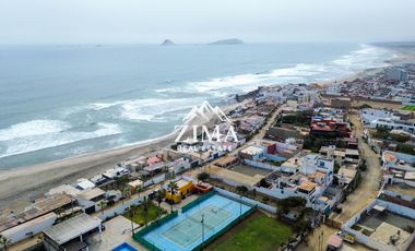 Se Vende Amplia Casa con Piscina como Terreno en Tercera Fila de Playa Pulpos, 636mt2