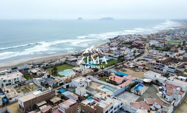 Se Vende Amplia Casa con Piscina como Terreno en Tercera Fila de Playa Pulpos, 636mt2