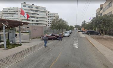 VENTA DE COCHERA EN  SURCO