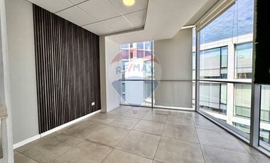 ARRIENDO Oficina Av. Chicureo 2 Ambientes