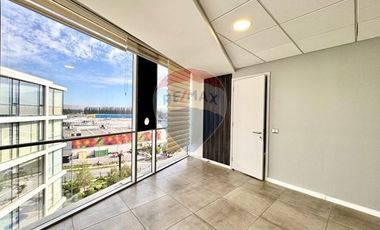 ARRIENDO Oficina Av. Chicureo 2 Ambientes