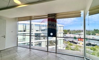 ARRIENDO Oficina Av. Chicureo 2 Ambientes