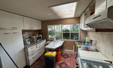 Casa con piscina ideal inversión en Conchalí