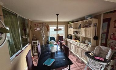 Casa con piscina ideal inversión en Conchalí