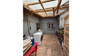 Casa con piscina ideal inversión en Conchalí