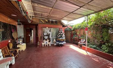 Casa con piscina ideal inversión en Conchalí