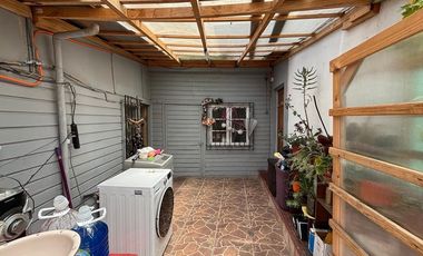 Casa con piscina ideal inversión en Conchalí