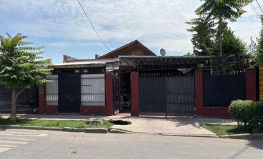 Casa con piscina ideal inversión en Conchalí