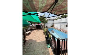 Casa con piscina ideal inversión en Conchalí