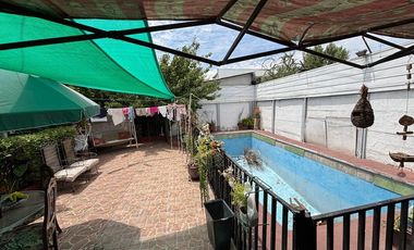 Casa con piscina ideal inversión en Conchalí