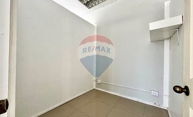 ARRIENDO Oficina Av. Chicureo 2 Ambientes
