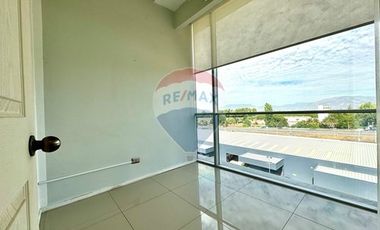 ARRIENDO Oficina Av. Chicureo 2 Ambientes