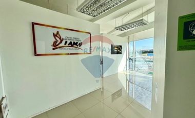 ARRIENDO Oficina Av. Chicureo 2 Ambientes