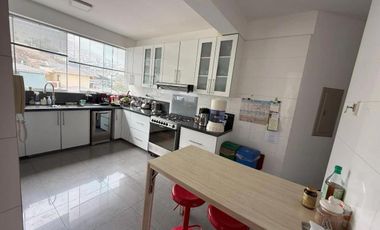 DÚPLEX EN VENTA EN SANTIAGO DE SURCO 4 DORM
