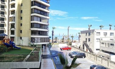 FRENTE A PLAYA CAVANCHA