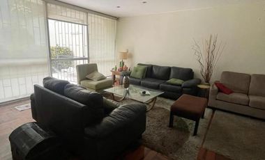 ¡UBICADA EN SURCO! VENTA EN CASA DE 3 PISOS