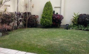 ¡UBICADA EN SURCO! VENTA EN CASA DE 3 PISOS