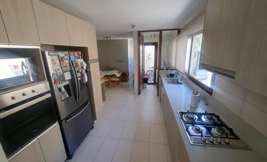 A PASOS COLEGIO SAN ANSELMO