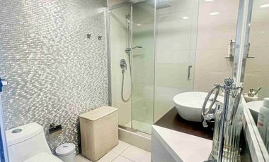 PENTHOUSE AMOBLADO  CON HOT TUB  Y PARRILLA - VITACURA