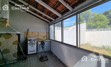 Solido Chalet 7 Amb. 300m2 De Lote Y 35m De Fondo, Play-room y 3 baños