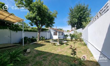 Solido Chalet 7 Amb. 300m2 De Lote Y 35m De Fondo, Play-room y 3 baños