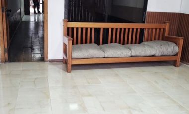 SECTOR CENTRO, A PASOS DE COLEGIOS Y AVENIDAS