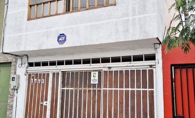 SECTOR CENTRO, A PASOS DE COLEGIOS Y AVENIDAS
