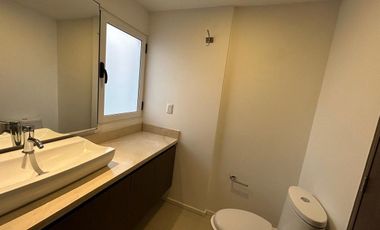 Se renta departamento amplio en Life Juriquilla, Querétaro