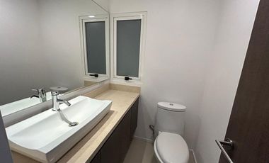 Se renta departamento amplio en Life Juriquilla, Querétaro