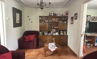 MIRAFLORES CALLE LAS REJAS  CERCA DE COLEGIO ANA MARIA JANER