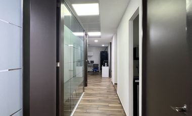 Oficina en venta o renta Manacar