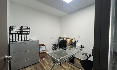 Oficina en venta o renta Manacar