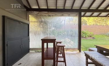 Venta en Deportivo de Costa Esmeralda - 1 planta y altillo - pileta y parrilla