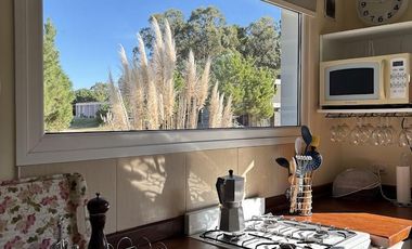 Venta en Deportivo de Costa Esmeralda - 1 planta y altillo - pileta y parrilla