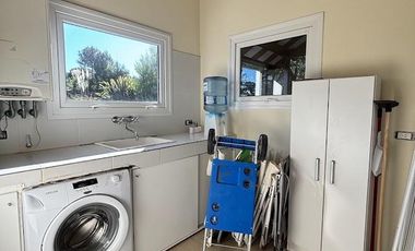 Venta en Deportivo de Costa Esmeralda - 1 planta y altillo - pileta y parrilla