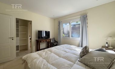 Venta en Deportivo de Costa Esmeralda - 1 planta y altillo - pileta y parrilla