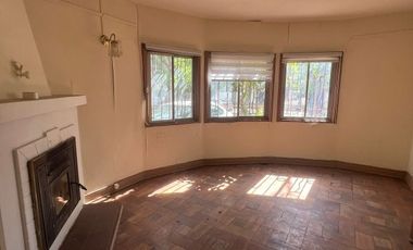 VENDEMOS AMPLIA CASA EN 1 ORIENTE ENTRE 5 Y 6 NORTE