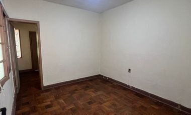 VENDEMOS AMPLIA CASA EN 1 ORIENTE ENTRE 5 Y 6 NORTE
